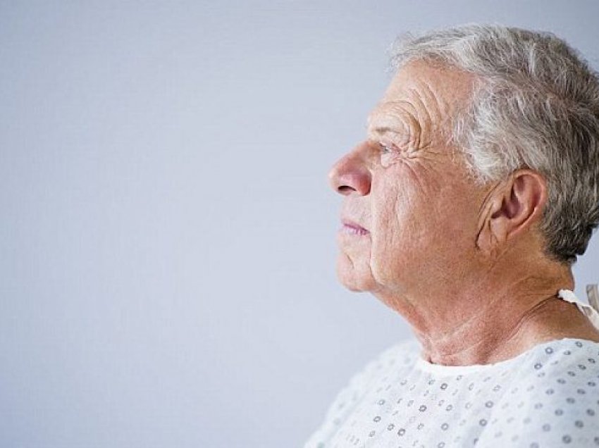 Njerëzit po jetojnë deri në 10 vite më gjatë se më parë, por po vuajnë më gjatë nga sëmundjet e pleqërisë