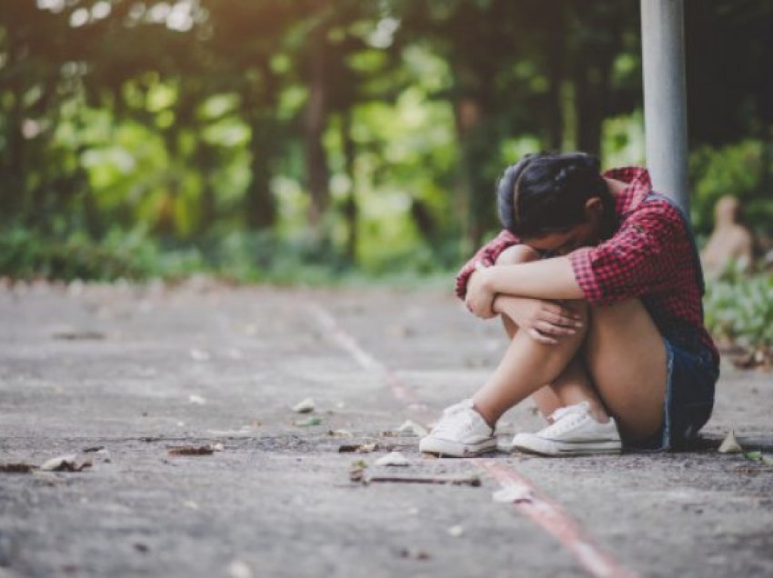 Si t’i ndihmoni adoleshentët që vuajnë nga ankthi
