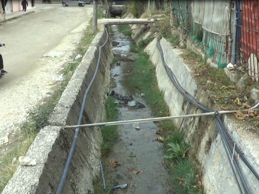 “Pusi i Mezinit” harrohet nga Bashkia, shqetësim rruga e degraduar e kanalizimet