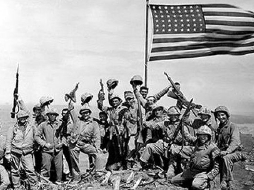 ​Historia si hyri SHBA në Luftën e Dytë Botërore