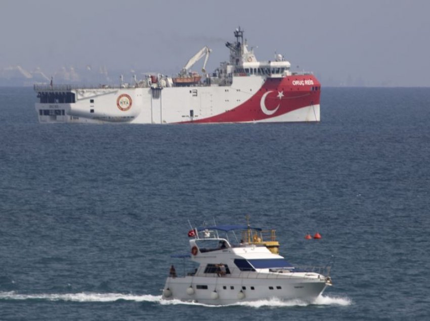 Turqia e zënë ngushtë nga marrëveshja e mbrojtjes mes Greqisë dhe Emirateve të Bashkuara Arabe