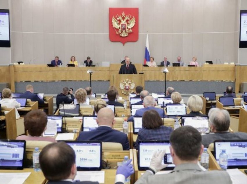A po përgatitet Putin për t’u larguar nga pushteti – Duma ruse ia garanton imunitetin e përjetshëm
