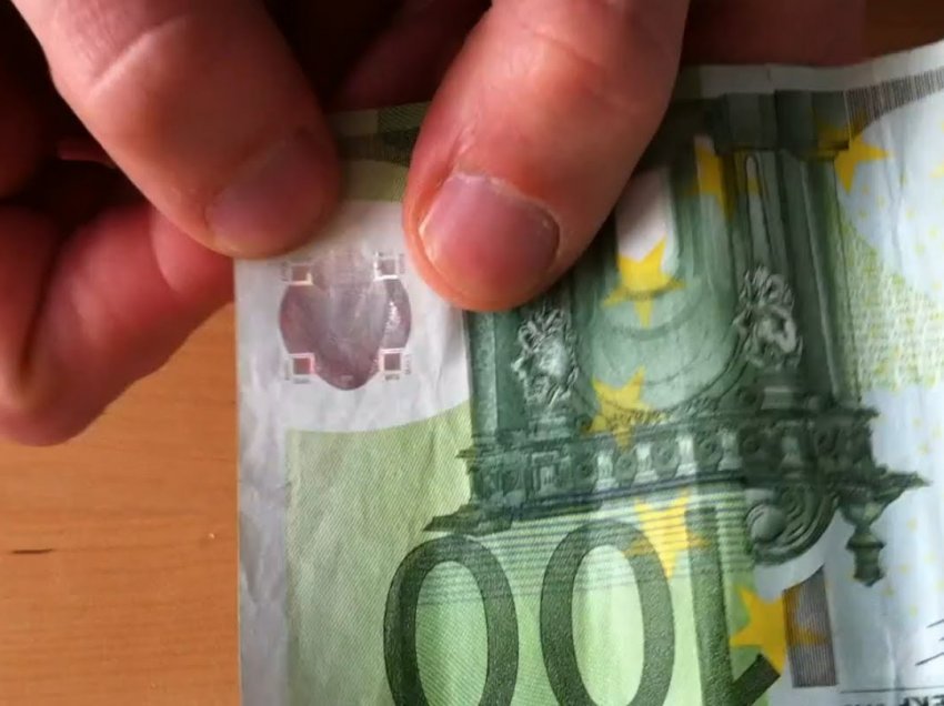 Deponohen para të falsifikuara në një bankë në Prishtinë