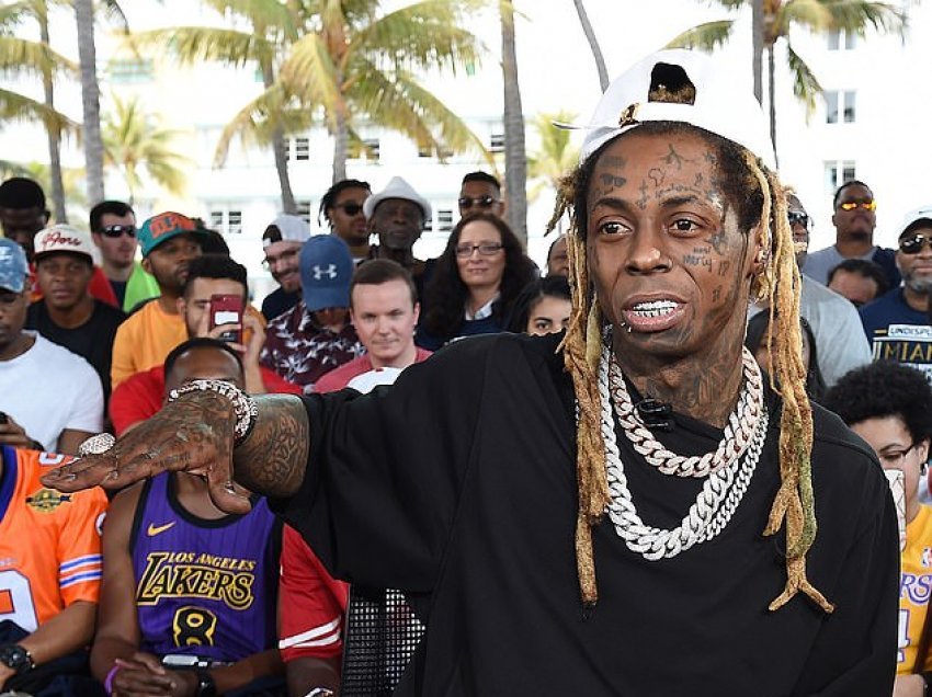 Lil Wayne paditet për më shumë se 20 milionë dollarë