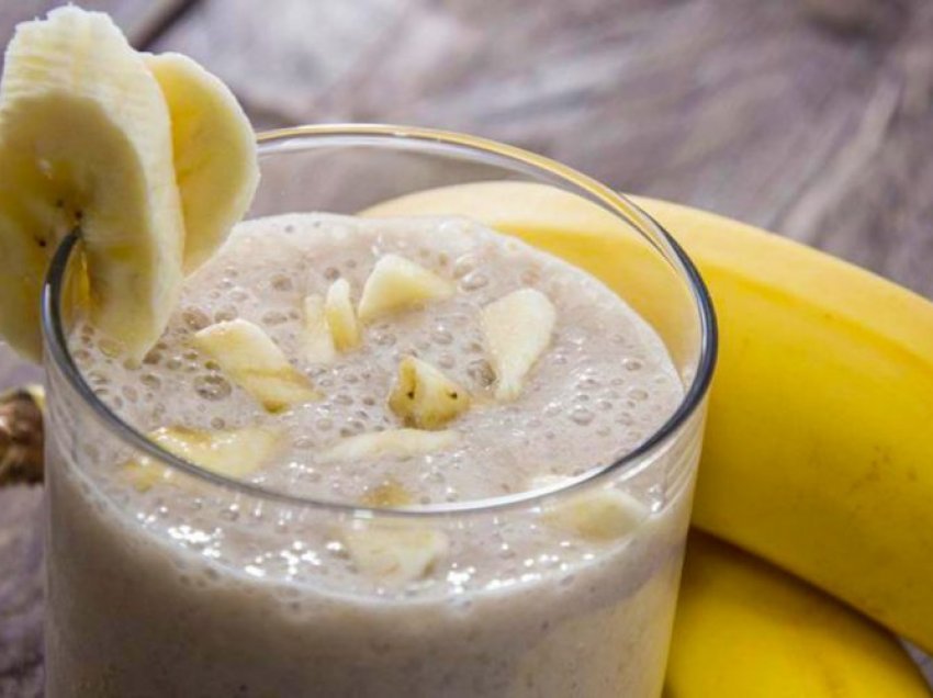 Qumësht me banane – a duhet ta pini në mëngjes?