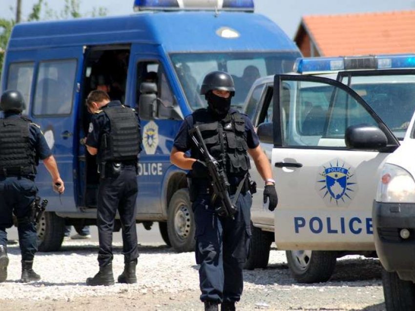 Bombë në oborrin e një polici në Leposaviq, nuk ka të lënduar