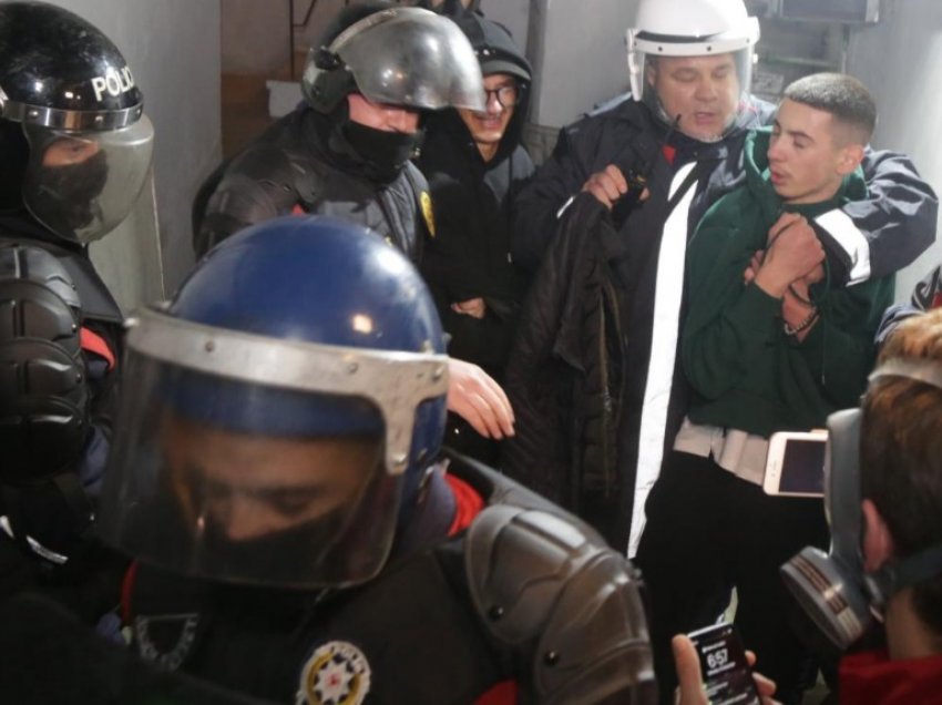 Avokati i Popullit: Protestuesit janë shoqëruar në shkelje të procedurave të Policisë së Shtetit