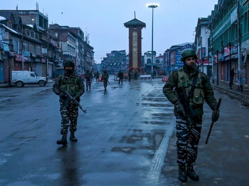Pakistan/ Dy ushtarë vriten nga bombardimet indiane në Kashmir