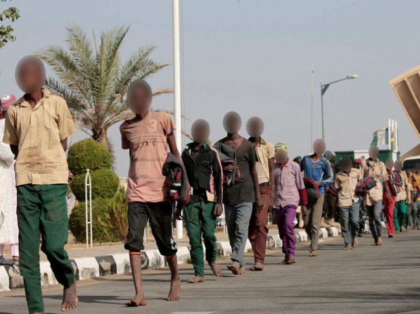 Kthehen tek familjet e tyre nxënësit e kidnapuar në Nigeri