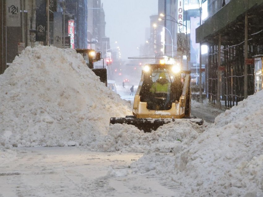 Stuhi e tmerrshme bore ngujoi New York-un: Të paktën 6 njerëz të vdekur