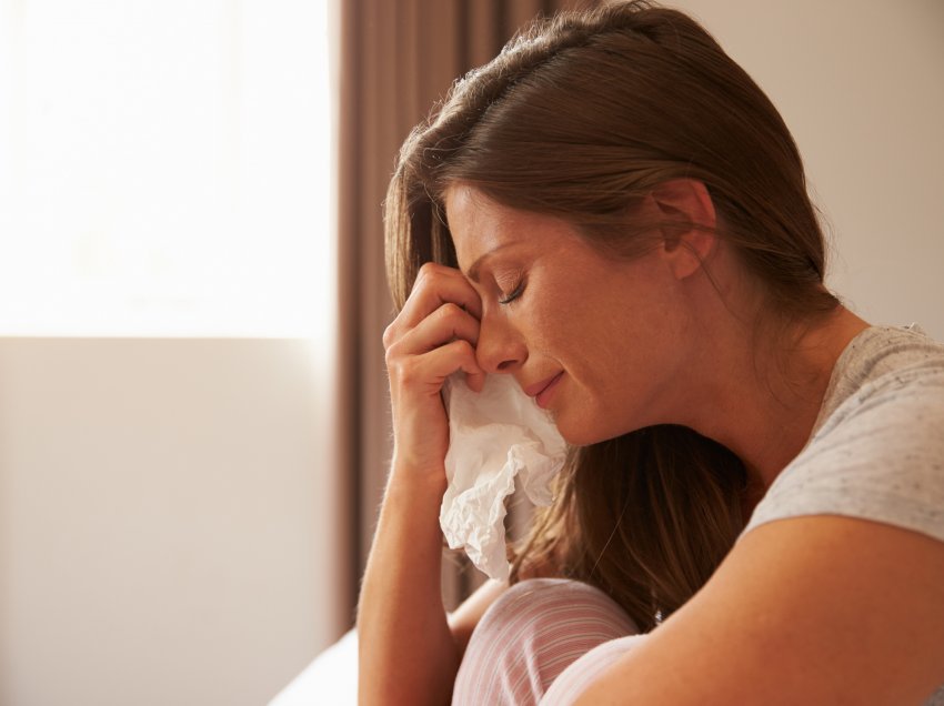 Pse gratë përballen me depresion pas lindjes