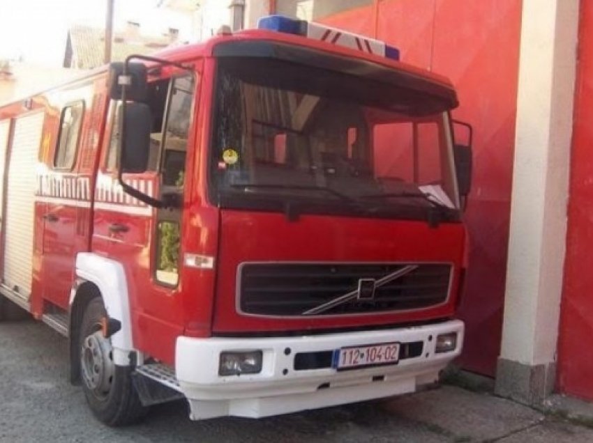 Zjarrfikësit në Tetovë i vazhdojnë protestat, nuk heqin dorë nga kërkesat e tyre