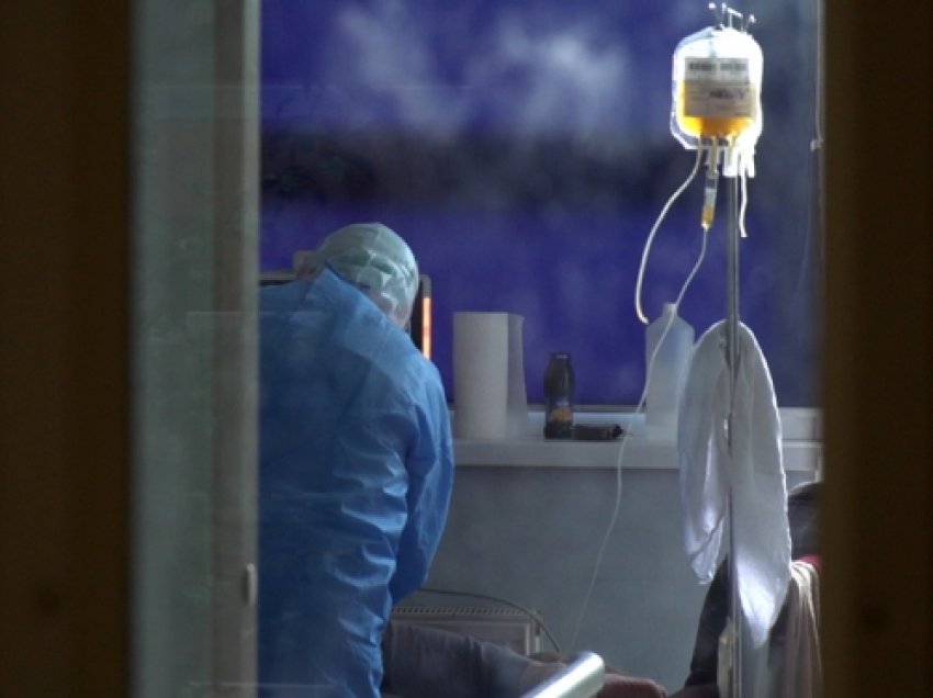 ​121 pacientë me COVID-19 po trajtohen në Spitalin e Pejës, 25 në gjendje më të rëndë