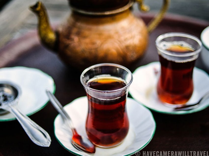 Çaji i rusit nuk rrjedh nga Rusia: Lexoni 6 fakte për pijen e preferuar të qytetarëve të Kosovës