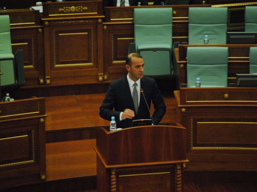 Daut Haradinaj kërkon nga deputetët t’i miratojnë amandamentet që ndërlidhen me Komunën e Skenderajt