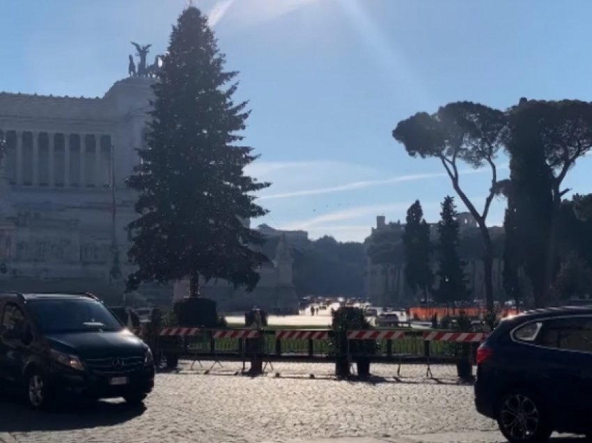 Italia e boshatisur gjatë festave, Policia kontrolle nëse qytetarët po respektojnë kufizimet