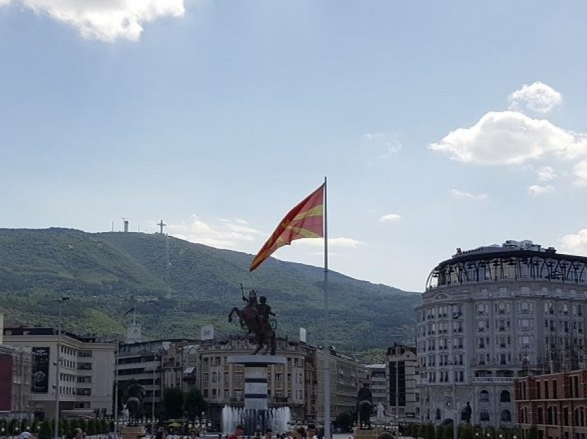 Shkupi me mbi 11.500 raste aktive me COVID-19