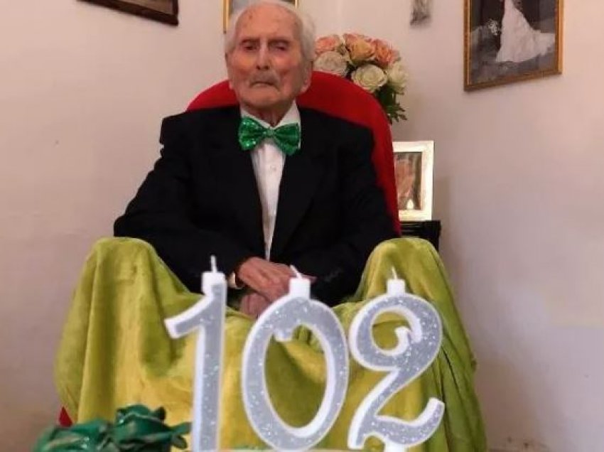 Ishte edhe në luftën italo-greke në Shqipëri/ Ish-luftëtari feston 102 vjetorin e lindjes