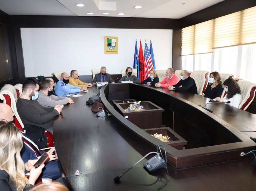 Komuna e Mitrovicës ndan mirënjohje për anëtarët e shtabit emergjent komunal