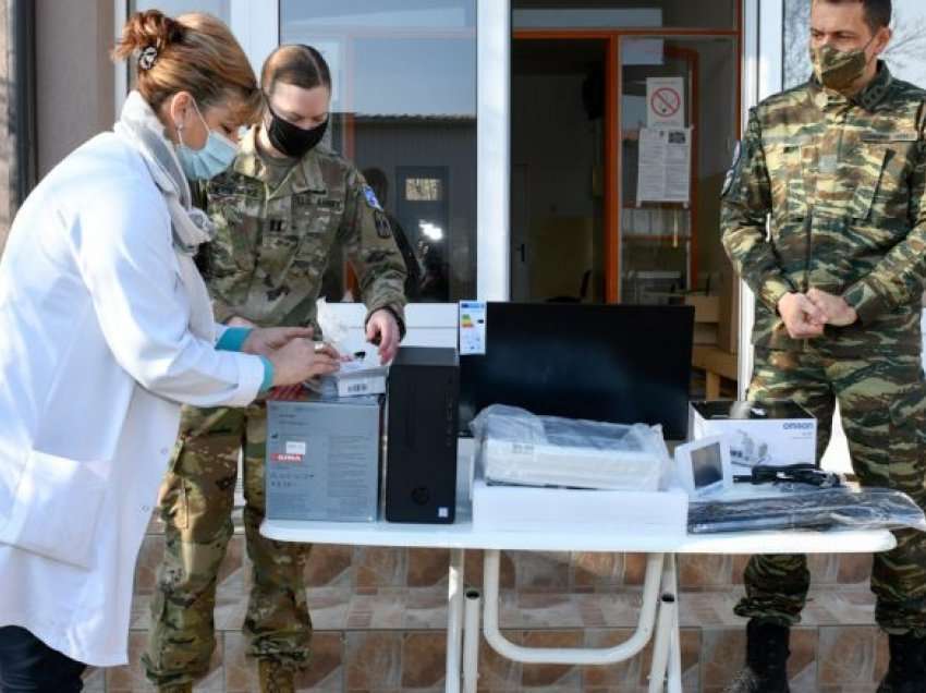 KFOR-i dhuron pajisje mjekësore në qendrën shëndetësorë në veri të Kosovës
