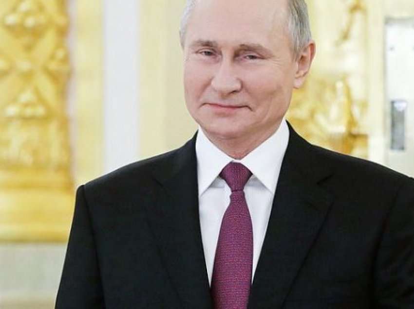 Publikohen foto të 45 vjeçares e cila thuhet se ka një vajzë 17 vjeçare me Putin