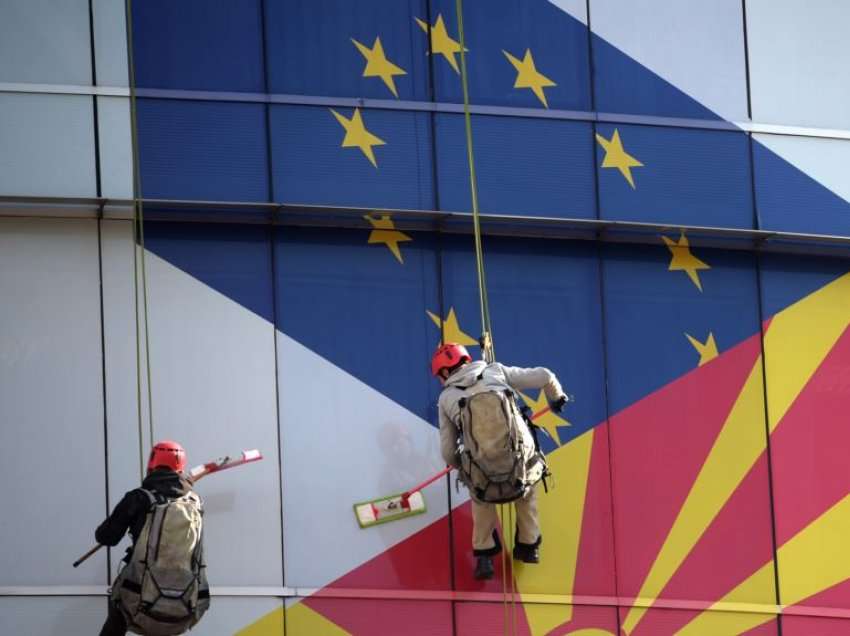 A e rritë bllokada bullgare euro-skepticizmin në Maqedoninë e V.?