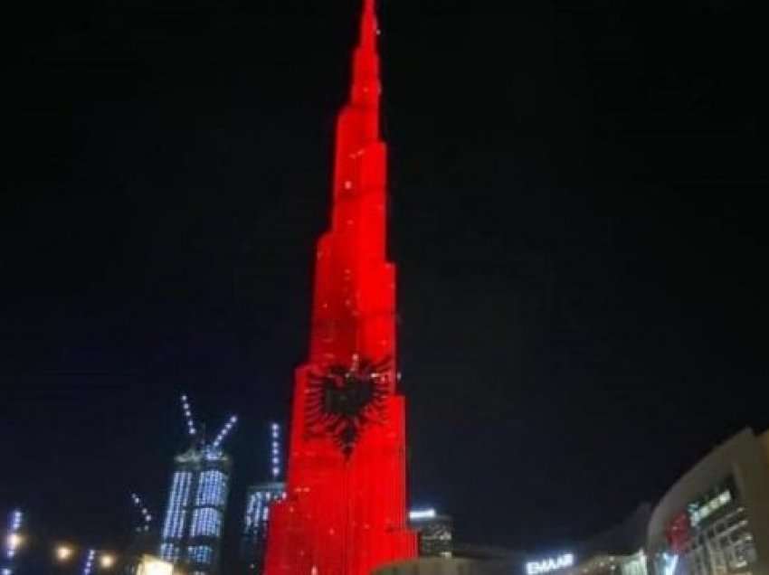 Ndriçohet kuq e zi ndërtesa më e lartë në botë