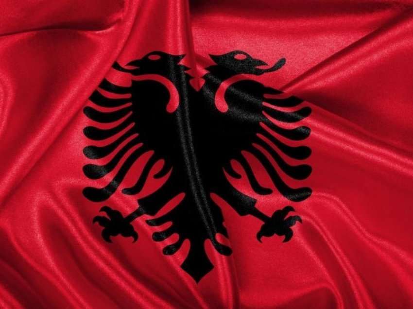 Mulliqi: Politika përçau shqiptarët!