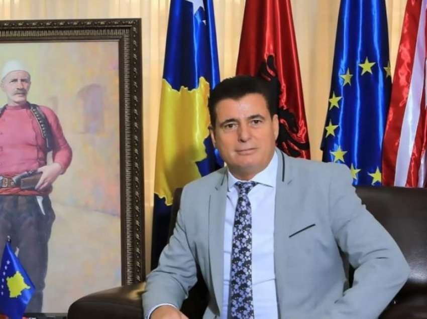 Bahtiri njofton se ka ndryshuar vendim dhe se sheshet e Mitrovicës do të dekorohen, por jo nga komuna!