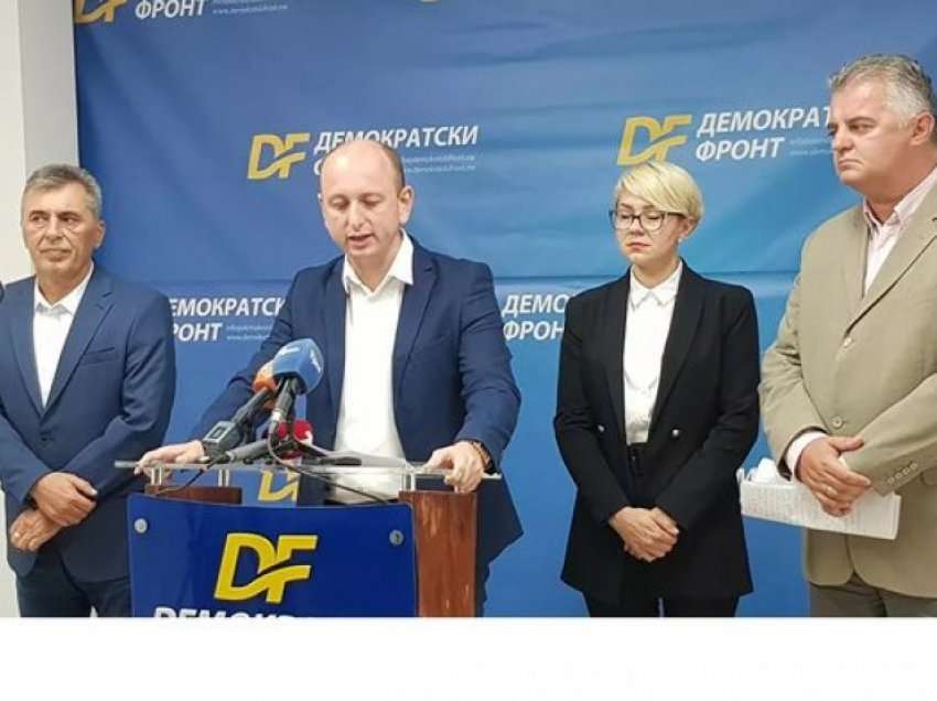 Pa filluar qeveria filoserbe e Malit të Zi nis ters: Të heqim thikat nga trupi i Serbisë, së pari Kosovën!