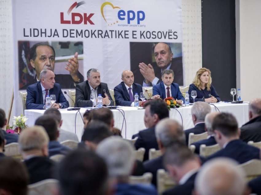 Lidhja Demokratike e Kosovës po shembet, Isa dhe Agimi miopa dhe shurdhëmemeca