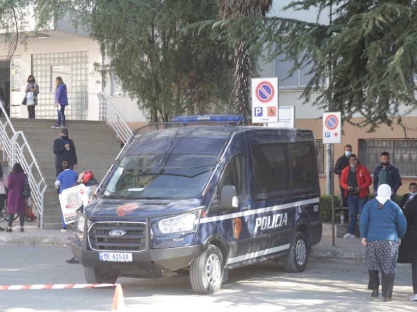 Gjykata i shkon në spital dhe lë në burg Ardjan Çapjan
