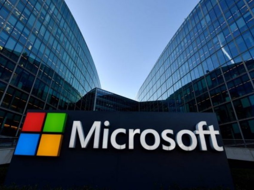 Bien shërbimet e cloud të Microsoft, dhjetëra uebsajte offline