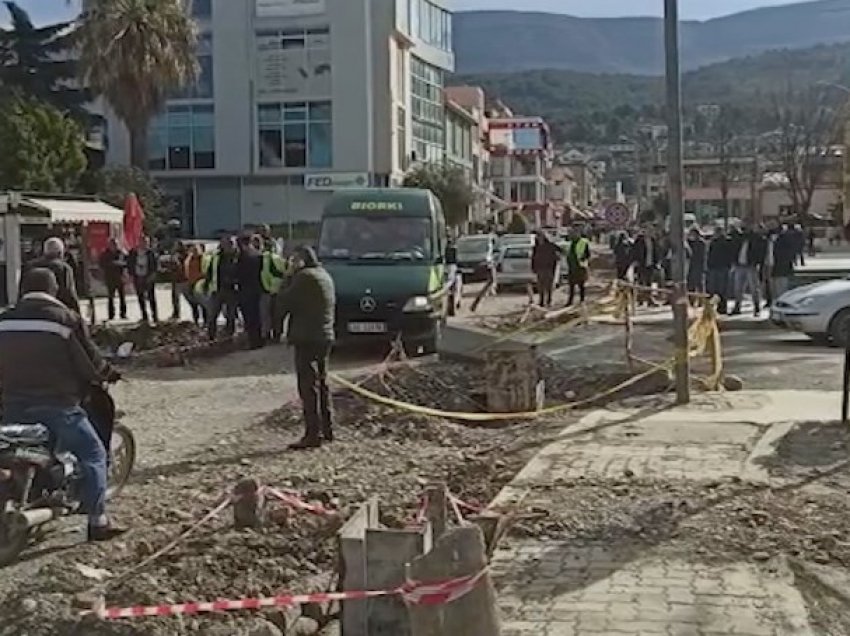 Rindërtimi “bllokon” Laçin, trafik i rënduar dhe kaos në lëvizjen e mjeteve në qytet