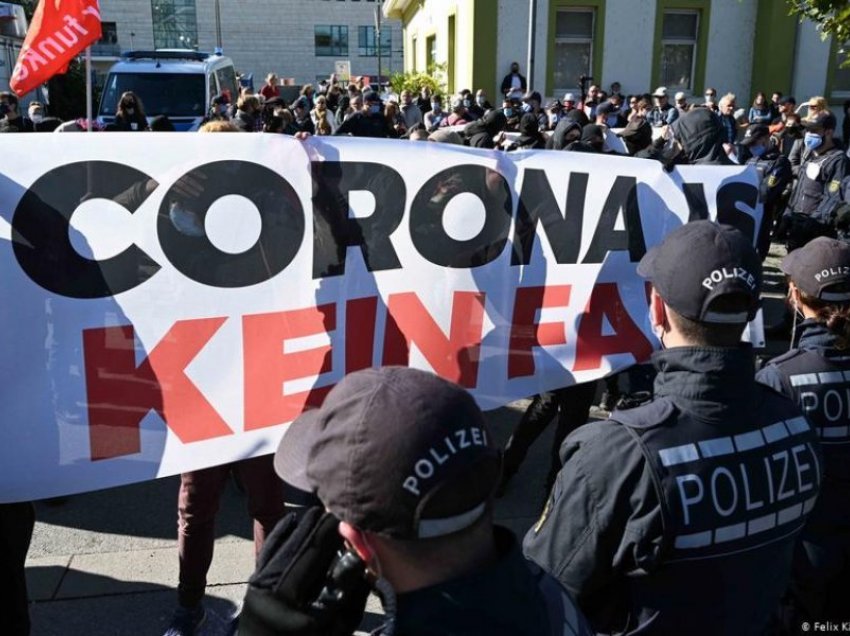 “Ashpërsimi i masave anti-Covid”, protestuesit mbushin rrugët në Gjermani