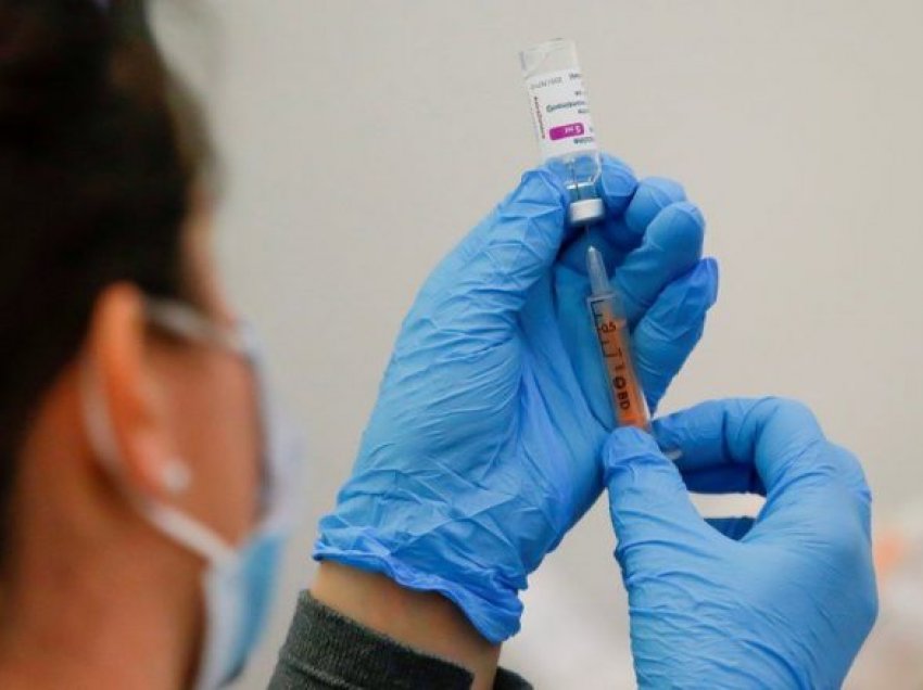 Pezullohen testimet klinike të vaksinimit të fëmijëve pas mpiksjes së gjakut te të rriturit në Britani