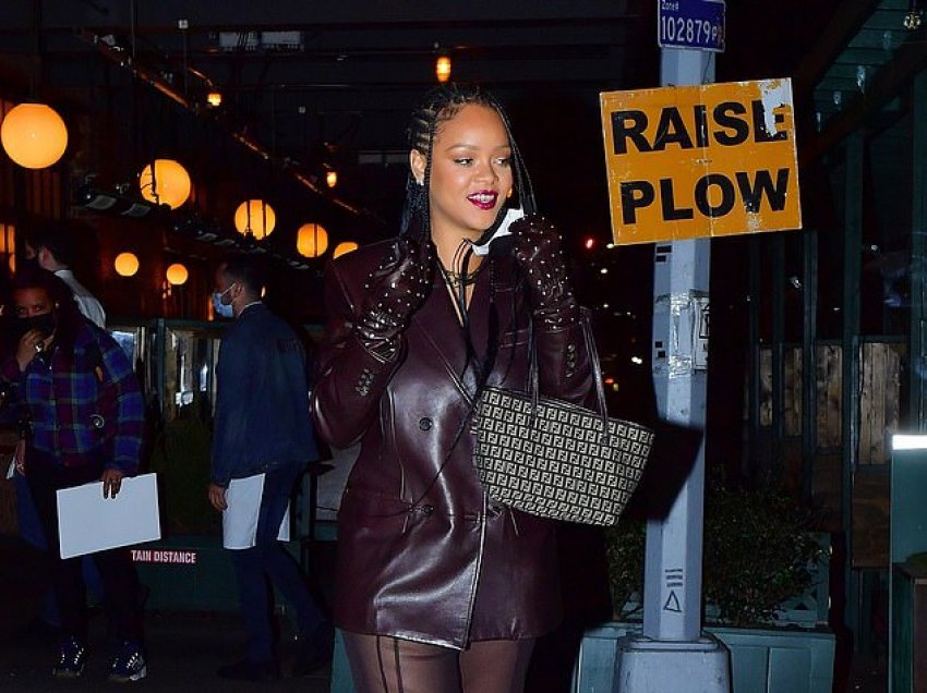 Rihanna i feston ditëlindjen e 53-të nënës së saj