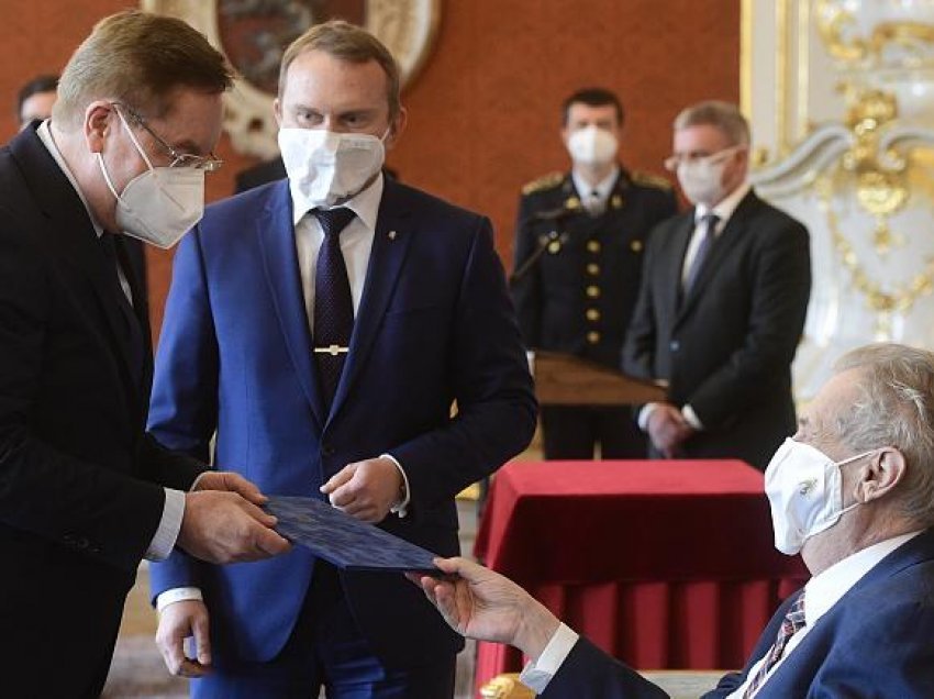 Çekia për një vit pandemi ka ndërruar katër ministra të shëndetësisë