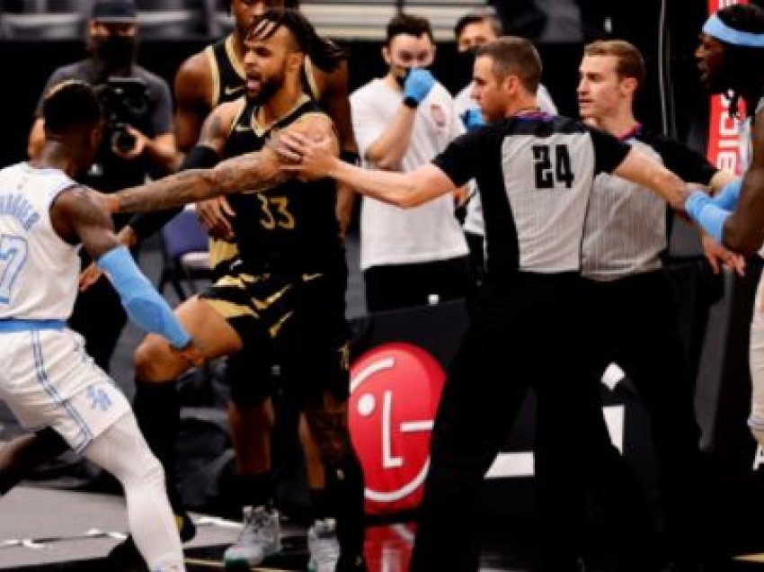 Grushte dhe shuplaka në ndeshjen e NBA, përjashtohen dy lojtarë 