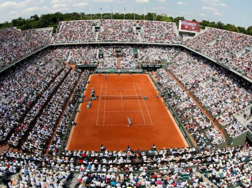 Roland Garros shtyhet me një javë