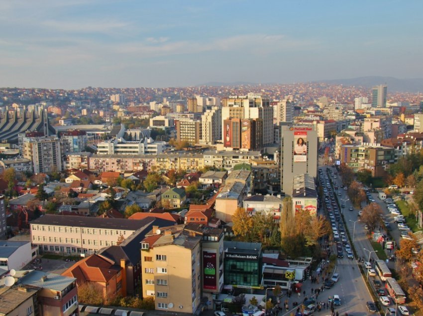 “Traumë, jo lojë”, të mërkurën protestojnë gjimnazet në Prishtinë pas sulmit seksual ndaj të miturës 
