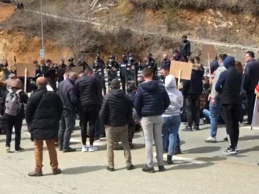 Protestuan kundër hec-eve duke bllokuar Rrugën e Kombit dhe kundërshtuar policinë, nën hetim 33 qytetarë
