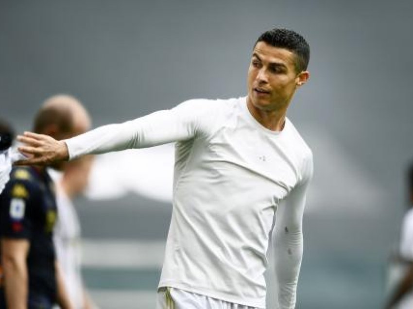 U tha se hodhi fanellën për tokë, kritikohet gjesti i Ronaldos