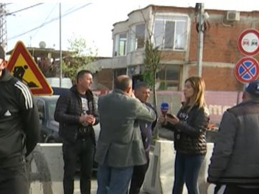 Punimet në Laprakë/ Qytetarët ngrihen në protestë për bllokimin e rrugës