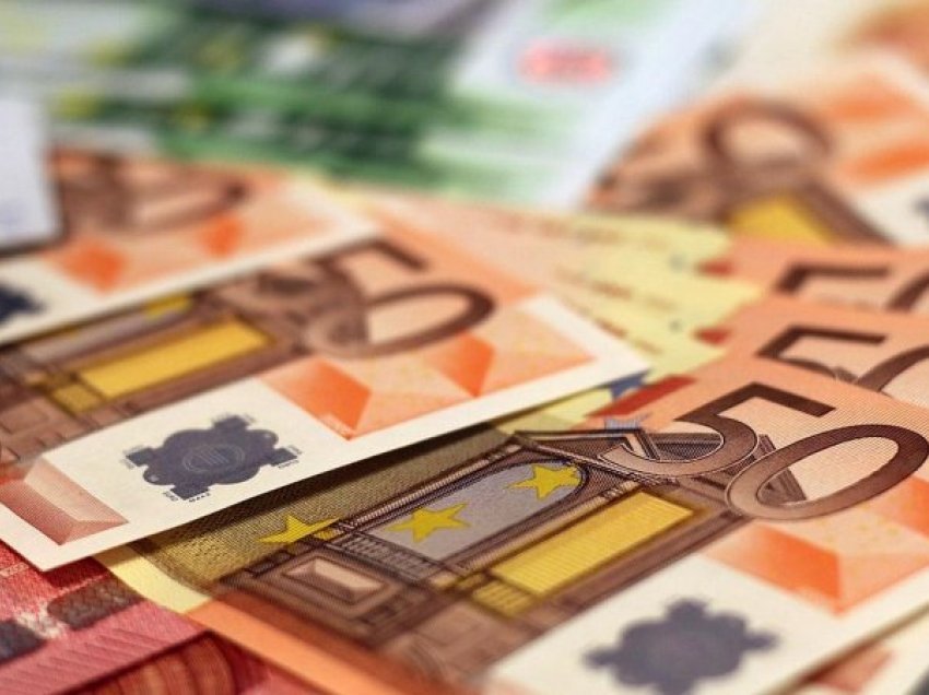 Më në fund paga minimale në Kosovë po rritet