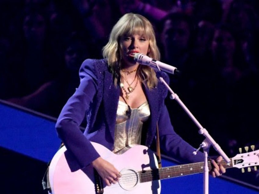 ​Taylor Swift thyen rekordin britanik të “The Beatles”