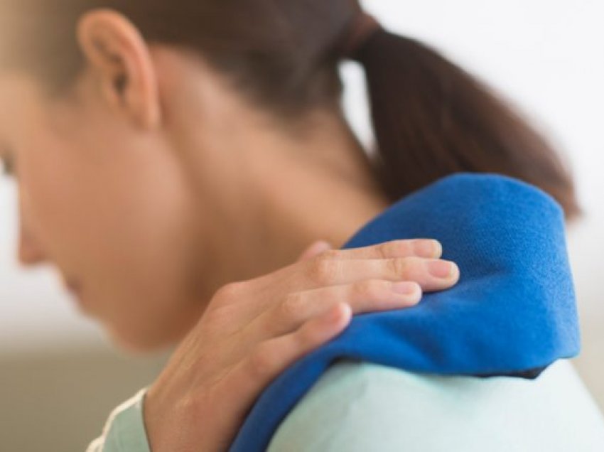 Tre mënyra natyrale për të kuruar dhimbjen e shpinës, kyçeve dhe migrenën