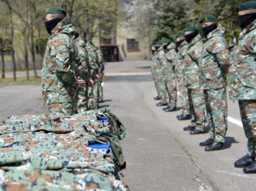 Turqia i dhuron 7.400 uniforma për Ushtrinë e RMV-së