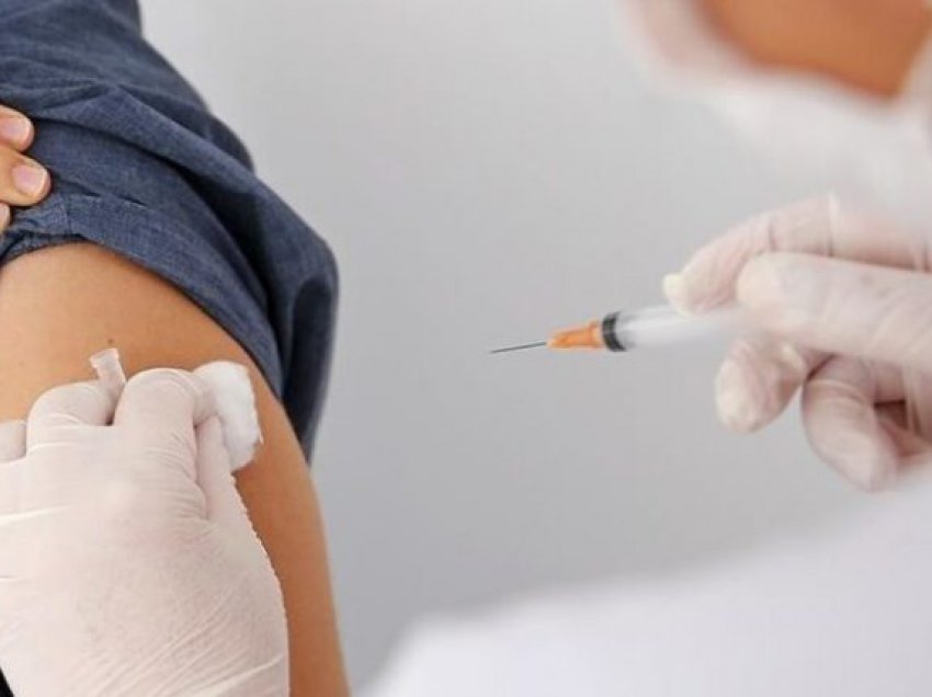 Hungaria lehtëson masat për të vaksinuarit