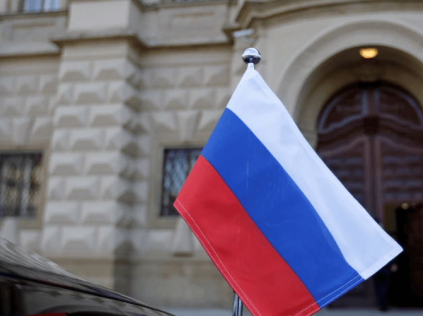 Moska thotë se do të hakmerret nëse Praga dëbon diplomatë të tjerë rusë